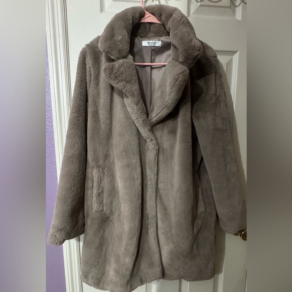Stoosh Women's Teddy Jacket in Taupe